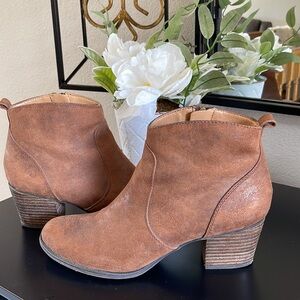 Franco Sarto Huette Ankle Boots